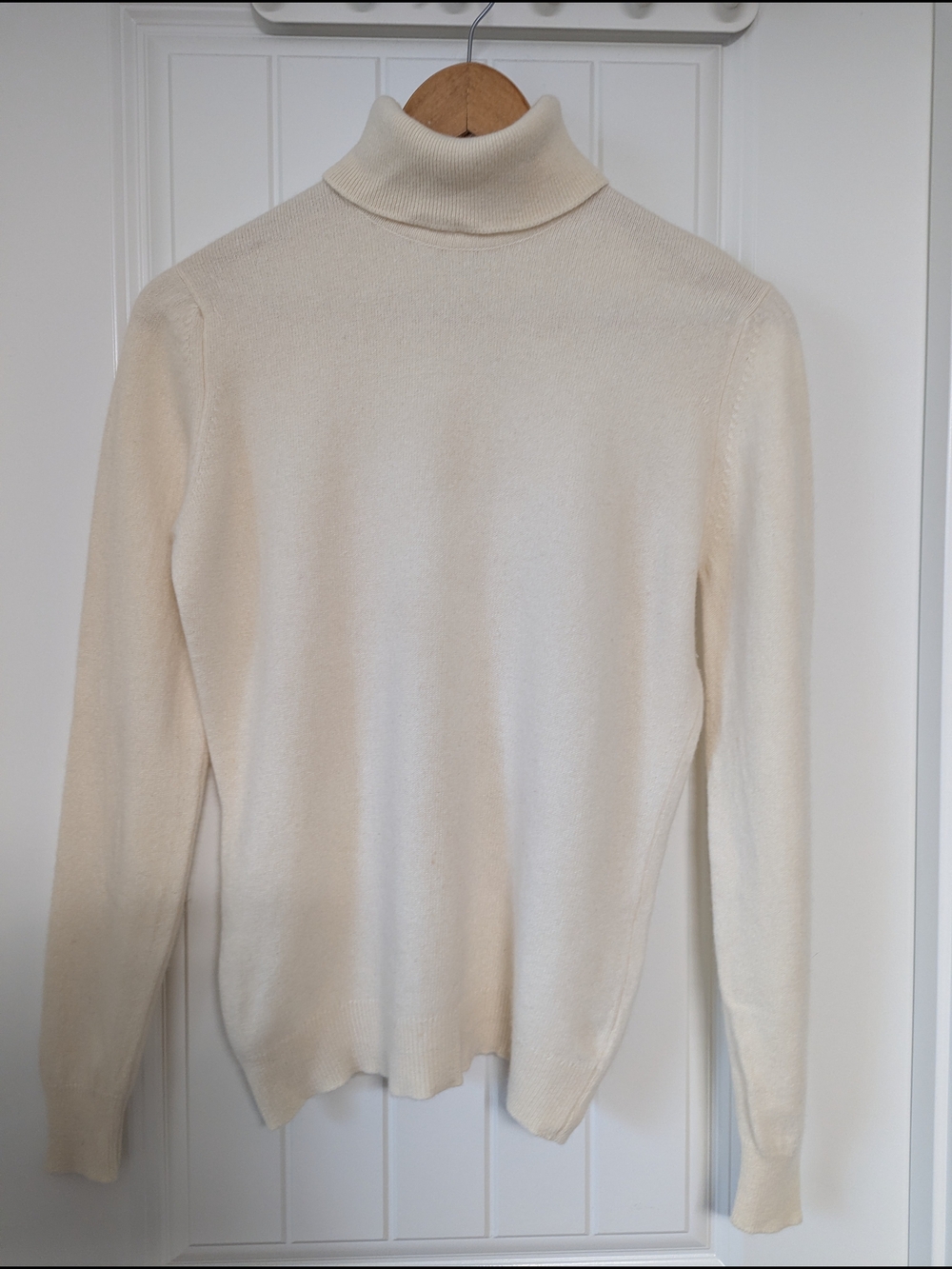Cashmere Cream Turtleneck Sweater - Women Medium